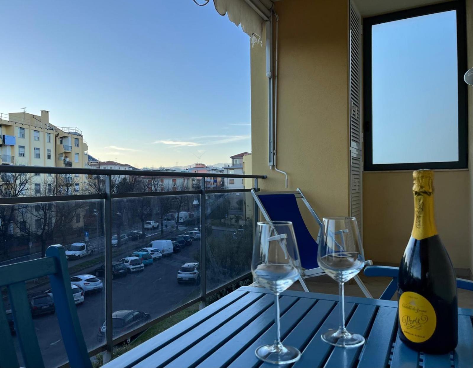 Dea Apartments Albenga Luaran gambar